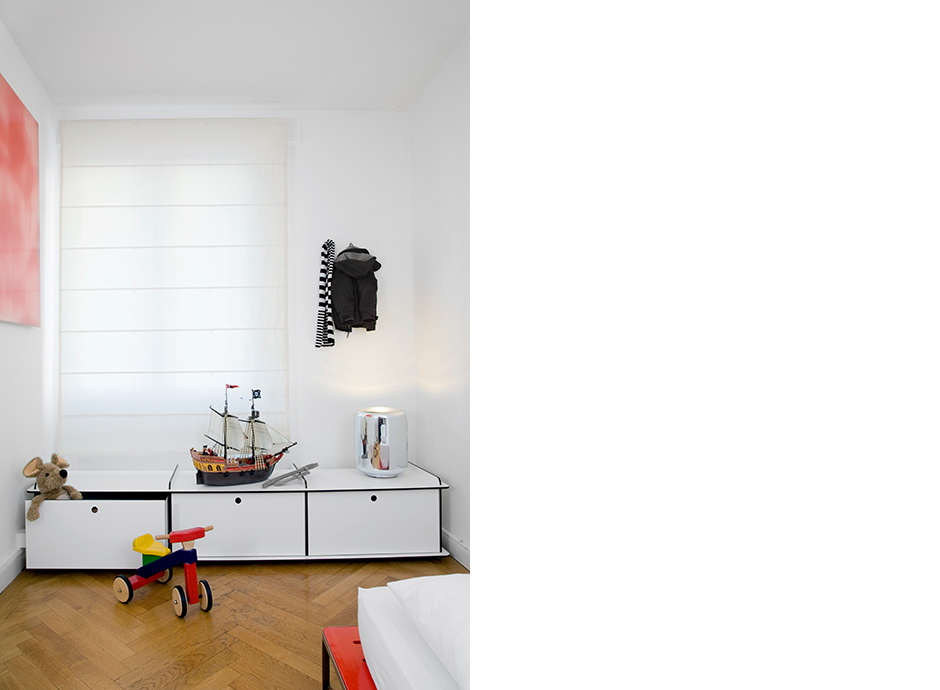 Office | modèle O 31 | 220 x 44 x 38 cm